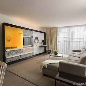 One-Bedroom King Suite